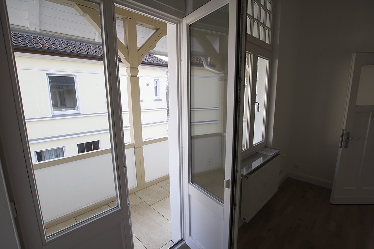 Balkon der Bel-Étage-Wohnung mit Ausblick über Bad Oeynhausen