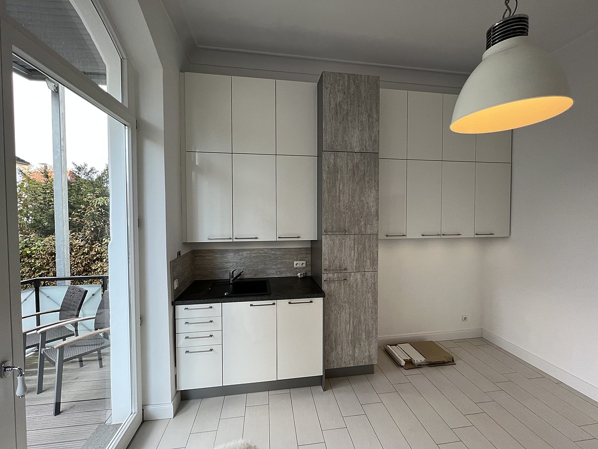 Teeküche im Office-Bereich der Villa Emmilio
